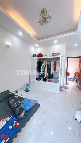 NHÀ MỚI ĐẸP 5 TẦNG -SÁT MẶT TIỀN-KHU DÂN CƯ