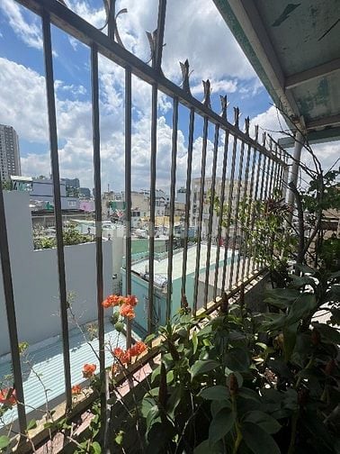 Chính chủ cần bán nhà riêng 1 trệt - 1 lửng - 2 tầng, sân thượng đường