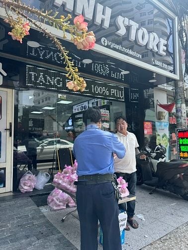 Cần Sang Cửa Hàng Điện Thoại Di Động