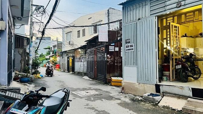 Mặt tiền hẻm 1135 Huỳnh tấn phát Q7