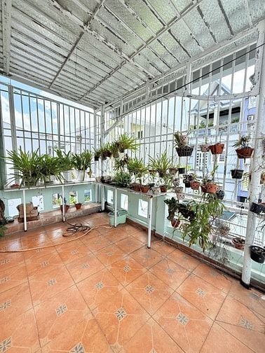 CẠNH CÔNG VIÊN LÀNG HOA - HẺM XE TẢI - 4.5 x 19.5 - 3 TẦNG - NHỈNH 7TỶ