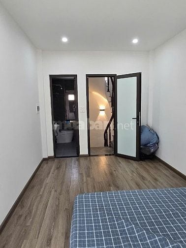 Cho thuê nhà đẹp ngõ 51 Vĩnh Hưng: 40m2, 4 tầng, full nội thất, 10tr