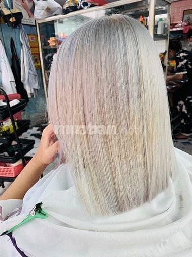 Cần thợ phụ biết gội đầu làm móng 