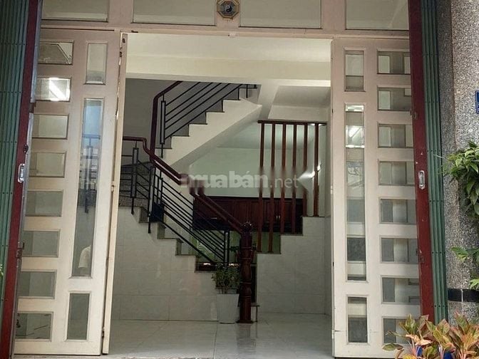 Cho thuê nhà hẻm 3m(BG) Ni Sư Huỳnh Liên, P.10, Q.T.Bình, giá 10tr