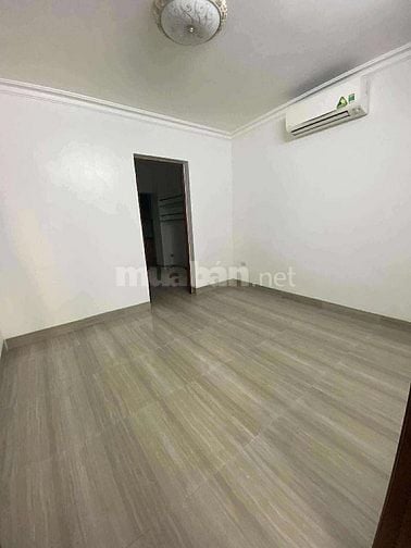 Cho thuê tập thể tầng 1 khu C4 Thành Công