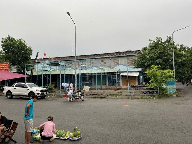 sang lại vựa hải sản cho ace tâm huyểt.
