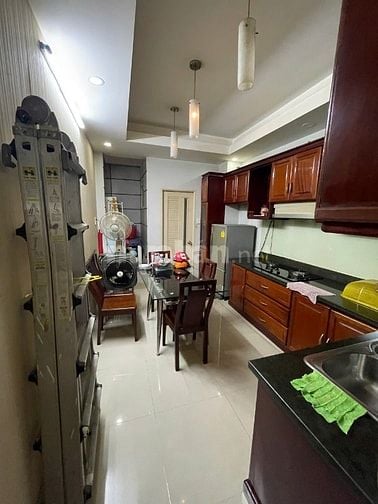 Nhà siêu rẻ - đẹp - hẻm Thành Thái - 8 CHDV - giá chỉ 8x tỷ