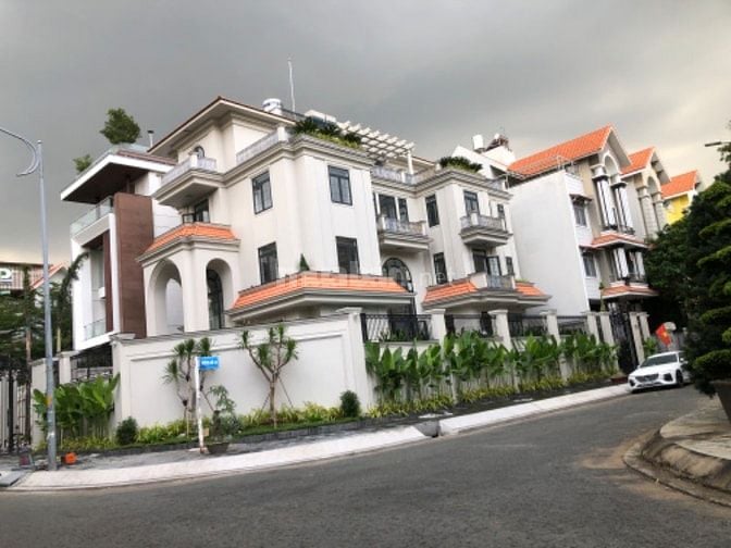 Nhà Biệt Thự 200m2 Thang Máy Sổ Hồng Giá 56 Tỷ LH 0938294525