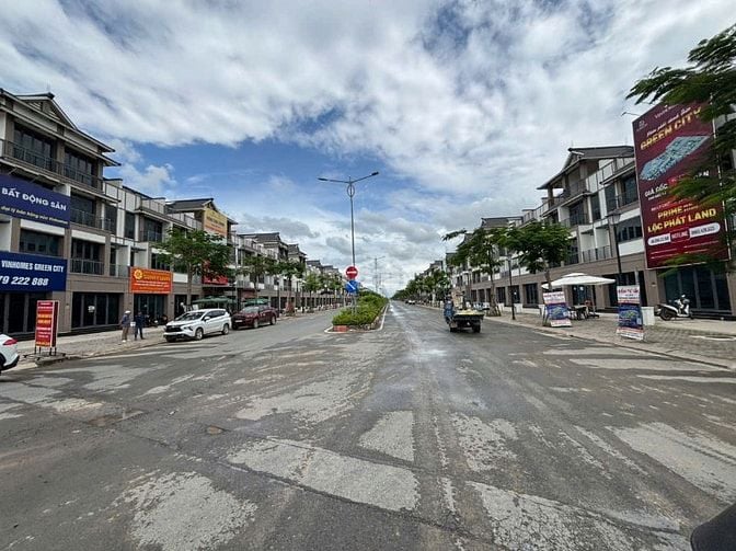 TÔI CHÍNH CHỦ CẦN BÁN 320M2 ĐÂT CÁCH VINHOME 300M