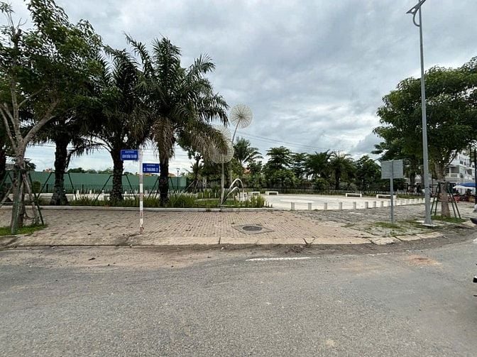TÔI CHÍNH CHỦ CẦN BÁN 320M2 ĐÂT CÁCH VINHOME 300M