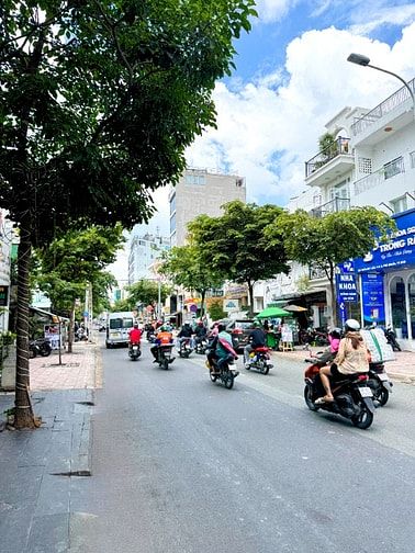 🌷 🌷 🌷 BÁN NHÀ GÓC 2 MẶT TIỀN : 173 TRẦN HUY LIỆU - P. 8 - PHÚ NHUẬN