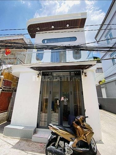 BÁN NHÀ HUỲNH TẤN PHÁT HẺM RỘNG 4M .FULL NỘI THẤT.