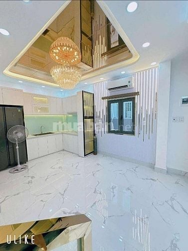 BÁN NHÀ HUỲNH TẤN PHÁT HẺM RỘNG 4M .FULL NỘI THẤT.