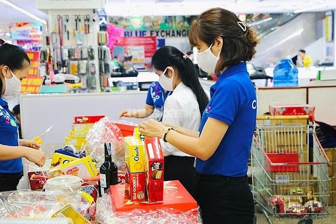 Dịp hè tuyển gấp nhân viên thu ngân kiêm trực quầy làm tại siêu thị