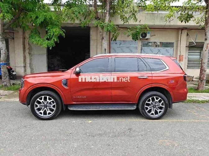 Ford Everest 2023 Titanium Plus 2.0L 4x4 AT - 4774