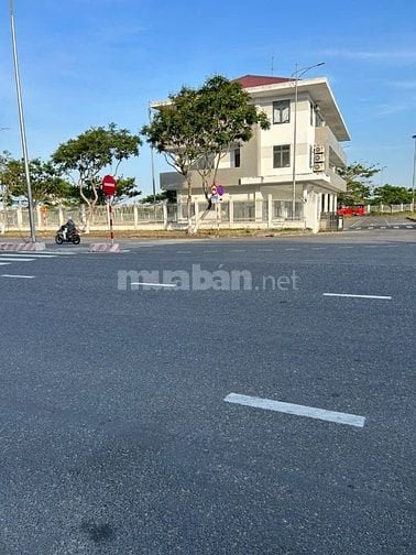 Cho thuê shophouse xây thô hoàn thiện mặt ngoài