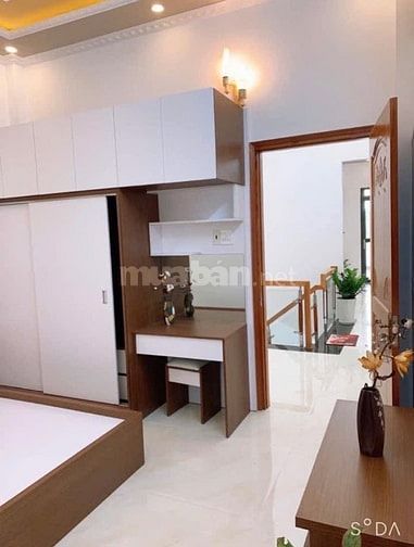 Nhà hẻm xe hơi đường Phan Sào Nam, Tân Bình. Khu dân cư đông đúc