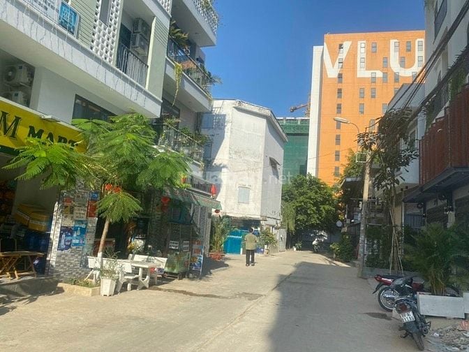  Cháy hàng nhà đẹp🔥🔥🔥 Bán Gấp Nhà Quận 2 hẻm xe hơi. Giá 4 tỷ 9.