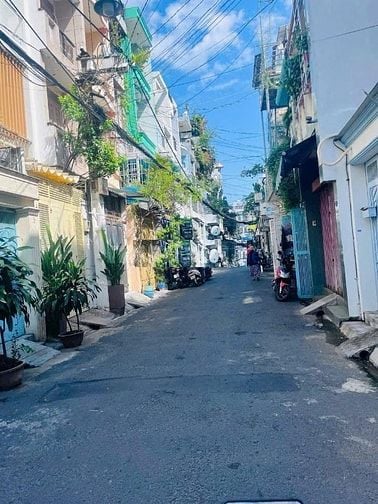 Cho thuê nhà mặt tiền Lê Văn Sỹ, P.2, Q.T.Bình giá 22tr 