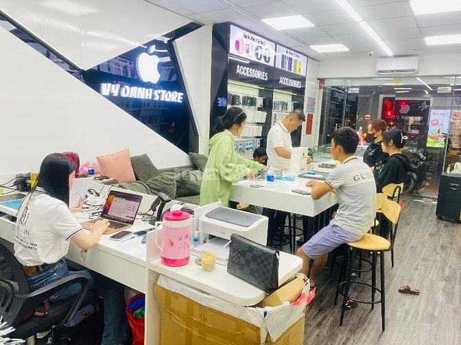 Cần Sang Cửa Hàng Điện Thoại Di Động
