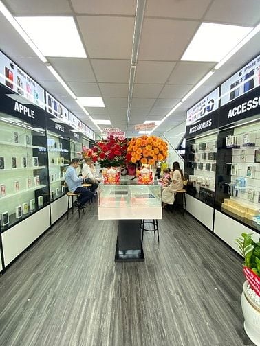 Cần Sang Cửa Hàng Điện Thoại Di Động