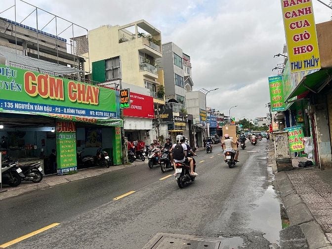 Bán nhà nát phân lô hẻm xe hơi Nguyễn Văn Đậu, P7, Q.Bình Thạnh.