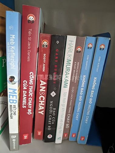 Bộ sách về chạy bộ, còn mới toanh