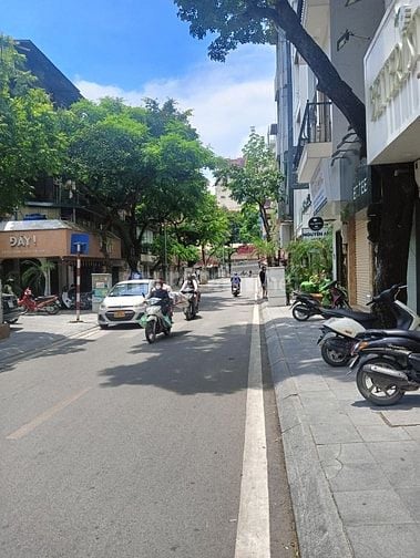 Chính chủ nhà cho thuê 2 tầng 2 mặt tiền tại Đặng Văn Ngữ, Đống Đa HN
