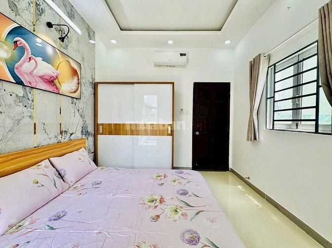 Nhà 1/Đường Thạnh Lộc 8, Quận 12- KDC đông đúc - Chỉ 2 Tỷ 2/ 56m2- SHR