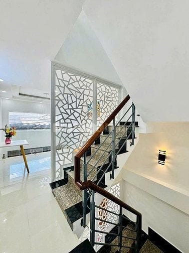 Nhà 1/Đường Thạnh Lộc 8, Quận 12- KDC đông đúc - Chỉ 2 Tỷ 2/ 56m2- SHR