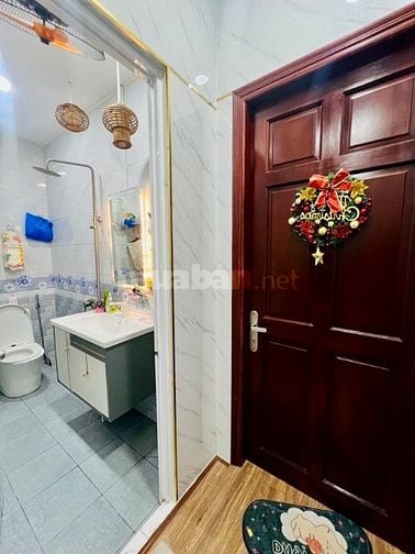 NHÀ ĐẸP - TẶNG LẠI NỘI THẤT CAO CẤP - HẺM XE HƠI - 4 TẦNG - CHỈ 4.999T