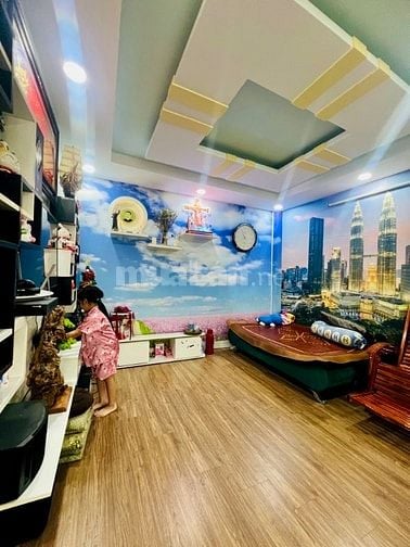 NHÀ ĐẸP - TẶNG LẠI NỘI THẤT CAO CẤP - HẺM XE HƠI - 4 TẦNG - CHỈ 4.999T