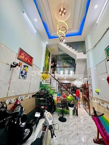 NHÀ ĐẸP - TẶNG LẠI NỘI THẤT CAO CẤP - HẺM XE HƠI - 4 TẦNG - CHỈ 4.999T