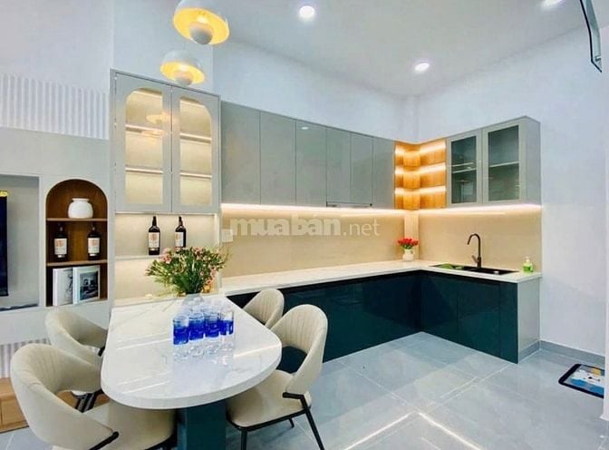 Chính chủ cần tiền bán gấp nhà Bà Hạt- Quận 10- giá rẻ 1tỷ960- hẻm ôtô