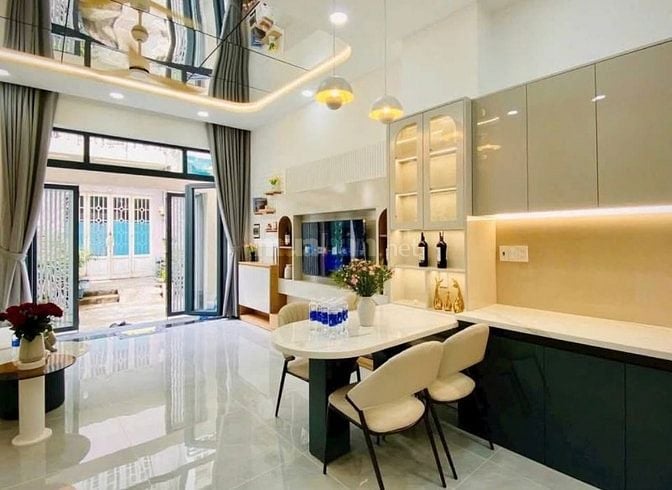 Chính chủ cần tiền bán gấp nhà Bà Hạt- Quận 10- giá rẻ 1tỷ960- hẻm ôtô