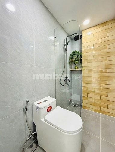 Chính chủ cần tiền bán gấp nhà Bà Hạt- Quận 10- giá rẻ 1tỷ960- hẻm ôtô