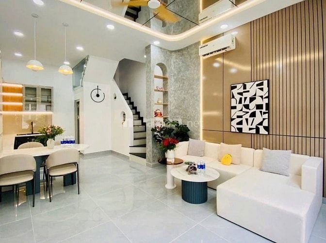 Chính chủ cần tiền bán gấp nhà Bà Hạt- Quận 10- giá rẻ 1tỷ960- hẻm ôtô