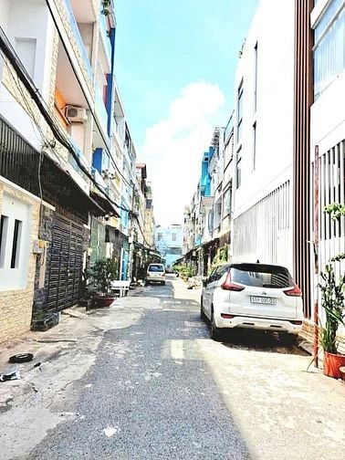 Nhà đúc kiên cố, 76m2 ( 4x19 ), Hẻm xe tải 6m, Ngay Bình Trị Đông