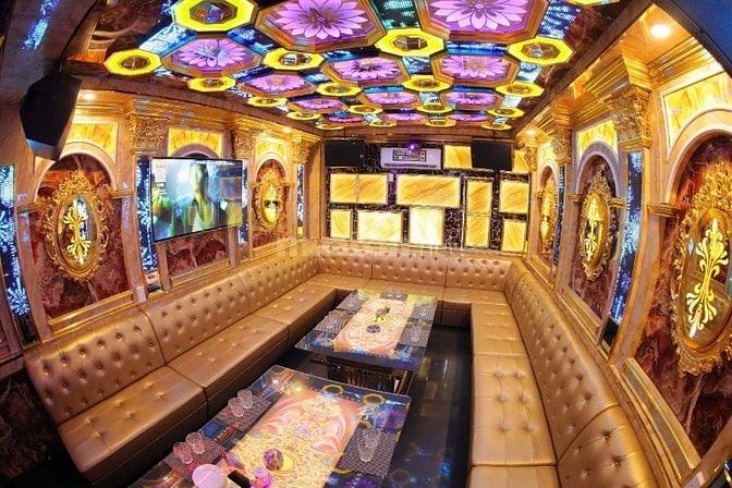 SANG GẤP TỔ HỢP NHÀ HÀNG – KARAOKE VIP – MASSAGE QUẬN 1