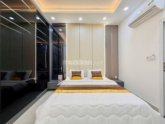 Đi nước ngoài định cư bán gấp nhà ở đường Phùng Văn Cung, phường 7, qu