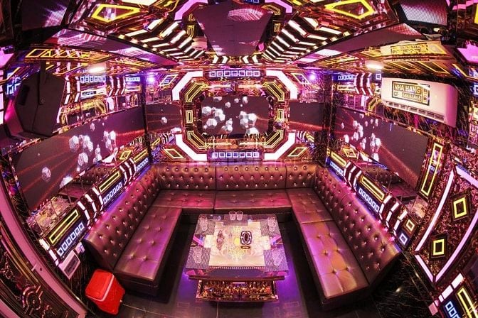 SANG GẤP TỔ HỢP NHÀ HÀNG – KARAOKE VIP – MASSAGE QUẬN 1