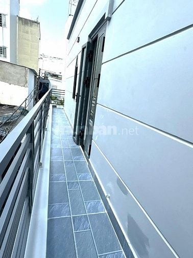 BÁN NHÀ GẤP!Đường Sư Vạn Hạnh Phường 12 Quận 10, DT: 40m2/2.450 Tỷ,SHR