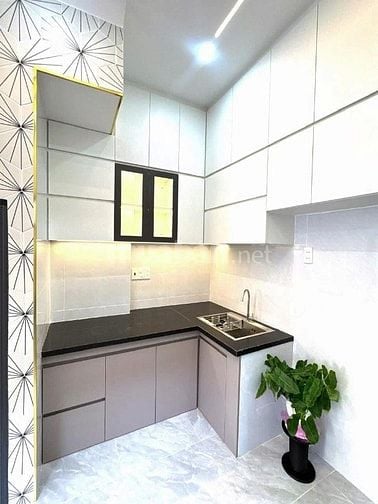BÁN NHÀ GẤP!Đường Sư Vạn Hạnh Phường 12 Quận 10, DT: 40m2/2.450 Tỷ,SHR