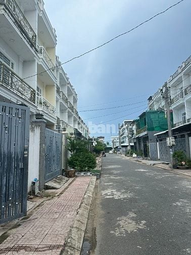 BÁN NHÀ 1 TRỆT - 2 LẦU TẠI XÃ LONG TRẠCH - HUYỆN CẦN ĐƯỚ