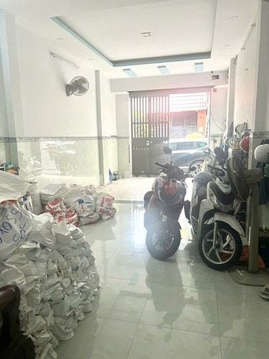 bán nhà tân bình, gần sân bay, rẻ nhất khu,6 tỷ xíu gần etown2