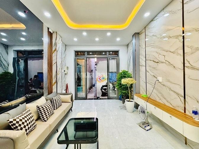CÔ LINH ĐI NƯỚC NGOÀI BÁN GẤP NHÀ NGUYỄN CÔNG HOAN, PHÚ NHUẬN, SHR 