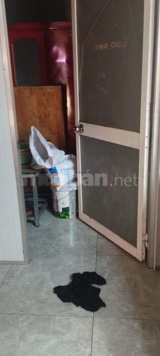 Cần bán gấp căn nhà giấy tờ tay, nhà gần trường dh, bệnh viện và chợ 