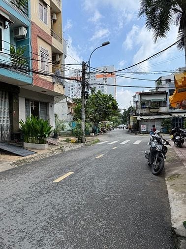 Cho thuê nhà 4x12m 3 lầu KDC Bông Sao P5Q8 