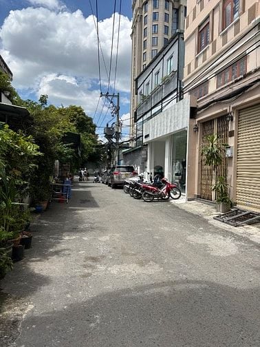 Cho thuê nhà 2 mặt tiền hẻm Ung Văn Khiêm, làm văn phòng, kinh doanh