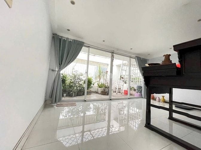 🌟 BÁN NHÀ GIÁ RẺ TRUNG TÂM Q.11 – CHỈ 2 TỶ 460 – NHÀ 3 TẦNG – SHR